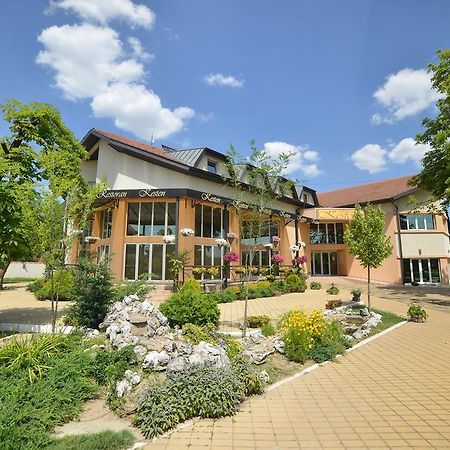 Kesten Futog Exterior photo
